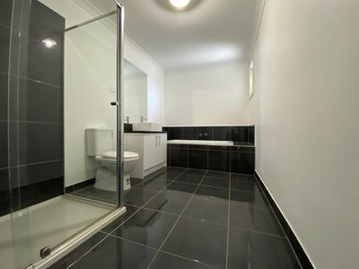 5 / 76 Purchas Street, Werribee