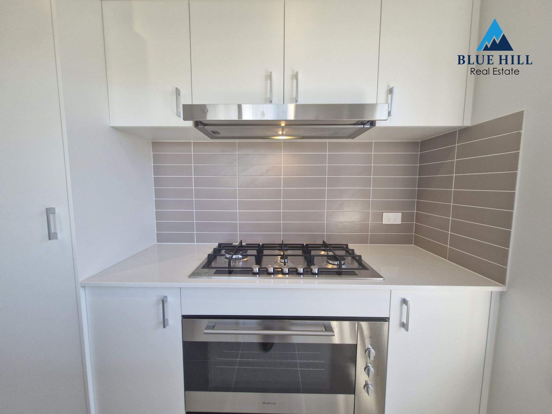1 / 9 Millhouse Close, Farley
