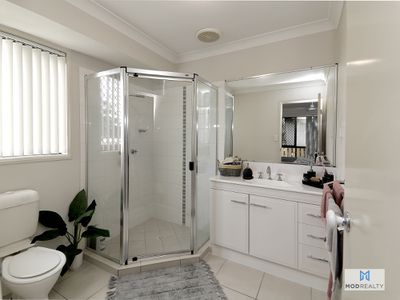 6 Eric Drive, Blackstone