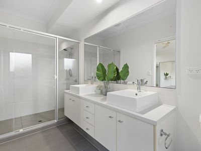 32 Macquarie Street, Wakerley