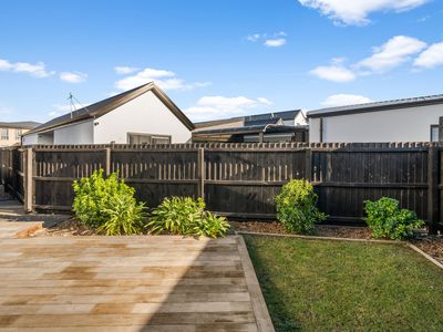 17 Eminence Drive, Northwood