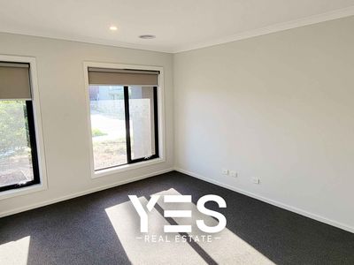 18 Patriot Boulevard, Clyde North