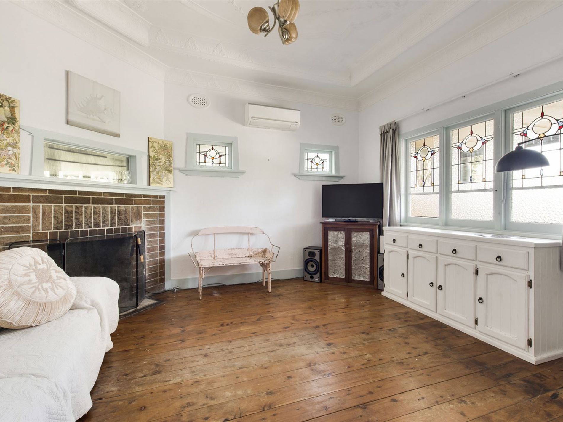 52 Princes Highway, Milton