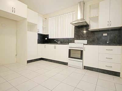 2 / 9 Fairmount Street, Lakemba