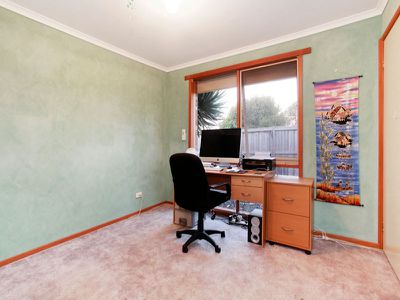 25 Lesley Drive, Hampton Park