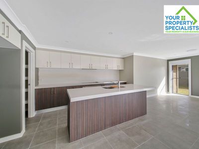 5 Ewing Loop, Oran Park