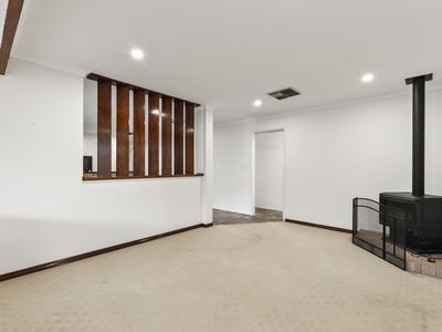 6 Bovell Gardens, Leeming