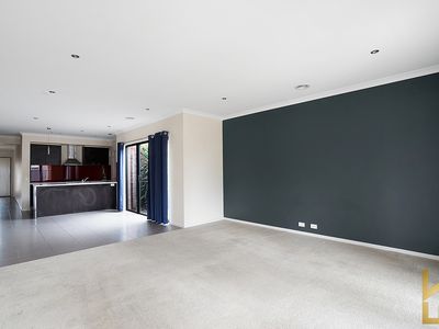 16 Holloway Street, Manor Lakes