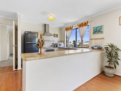 10 Resolute Avenue, Normanville