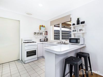8 Hillview Rise, Hampton Park