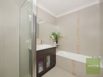 13 Waterlily Circuit, Douglas