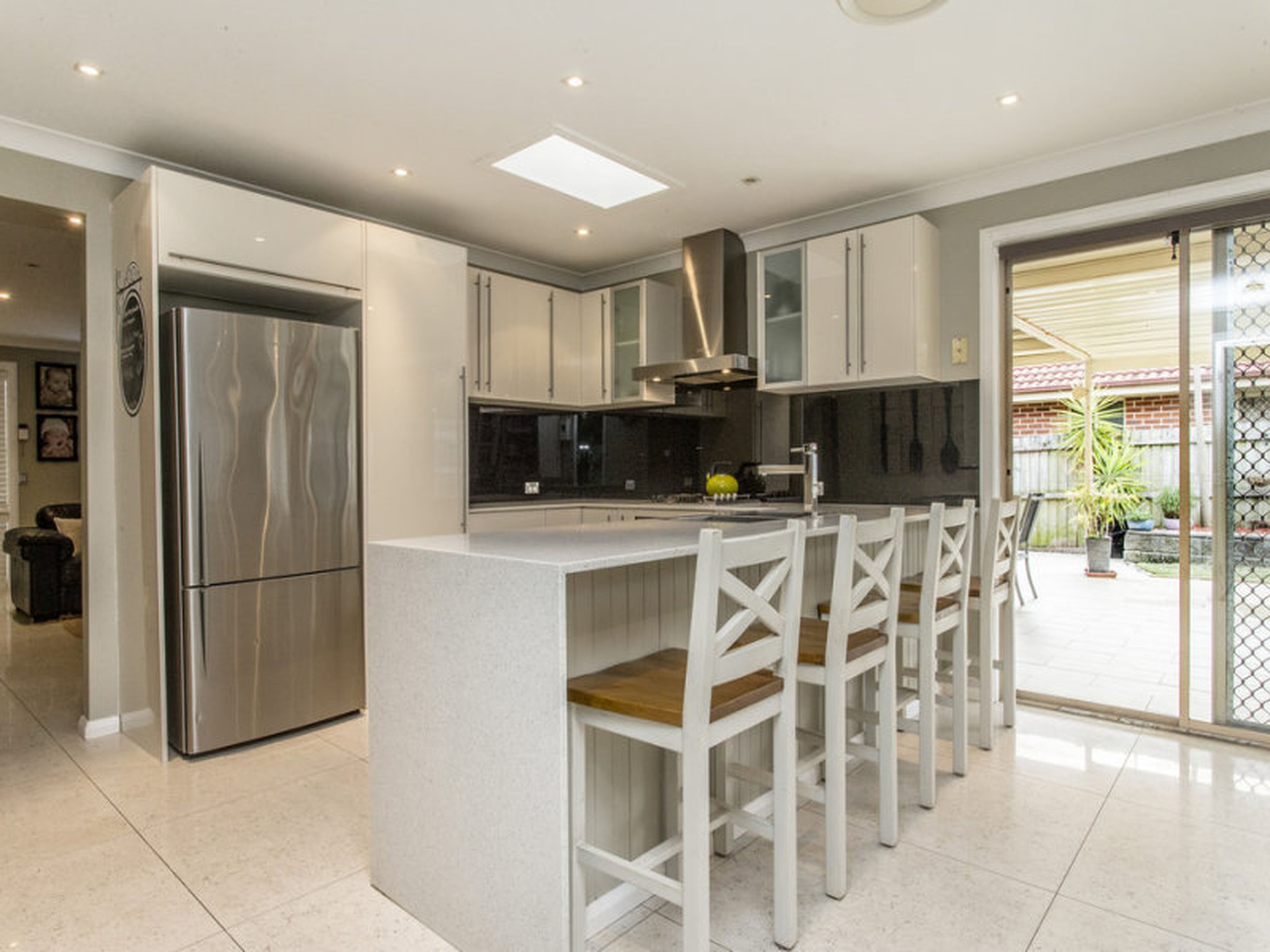 5 Woburn Place, GLENMORE PARK