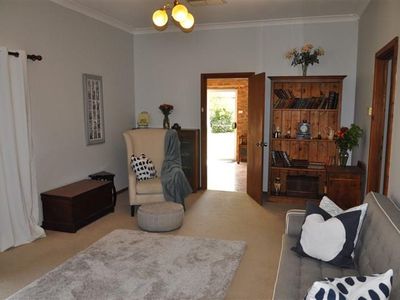 15 Barton St, Forbes