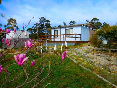 23 Cray Point Parade, Eggs And Bacon Bay