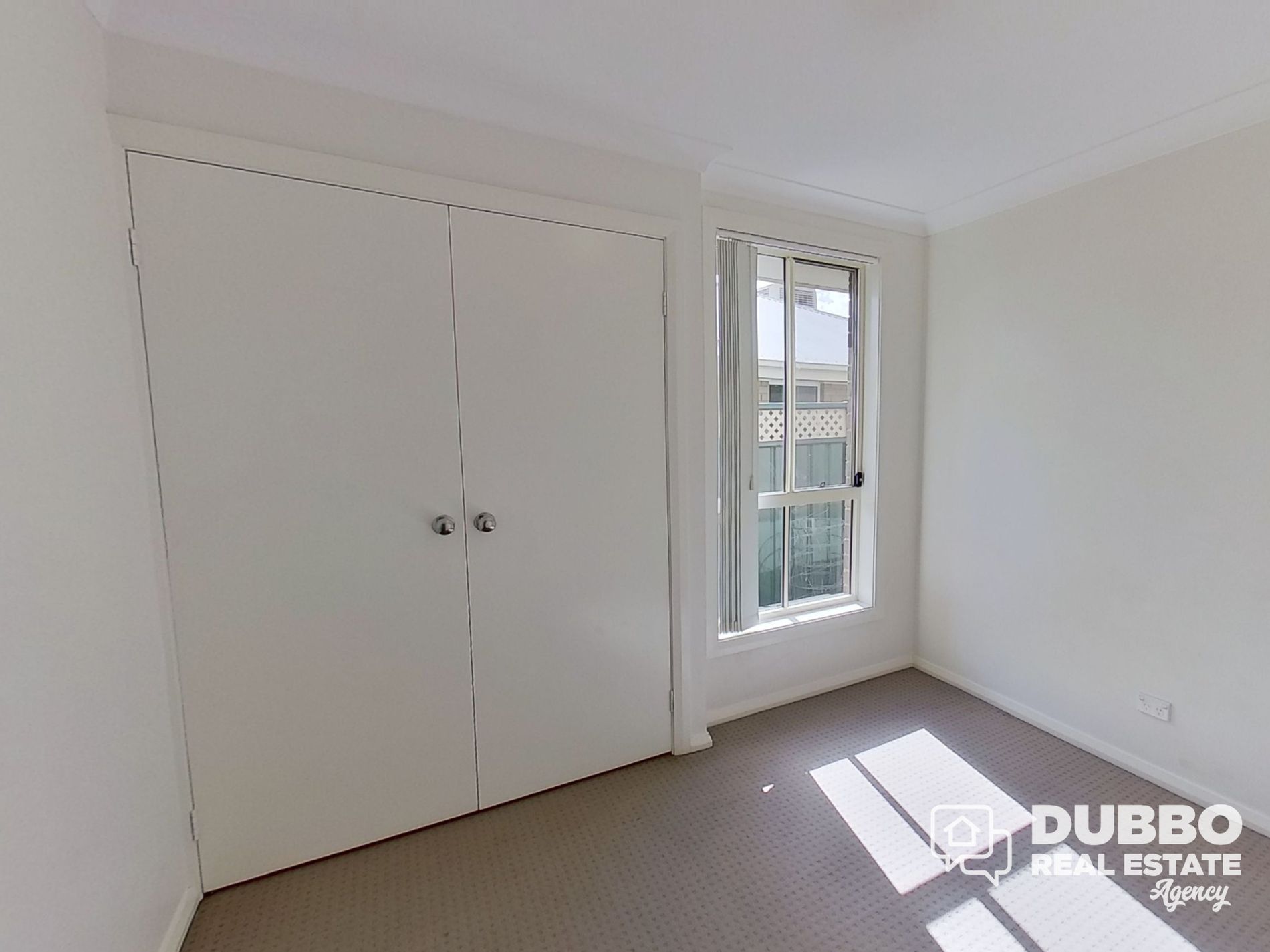 24 Dalbeattie Crescent, Dubbo