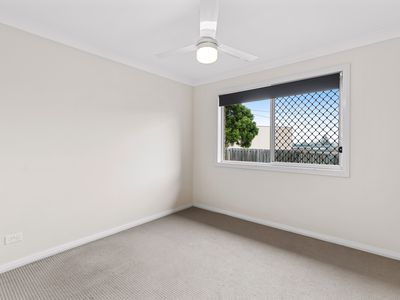 2/274 Long Street, South Toowoomba