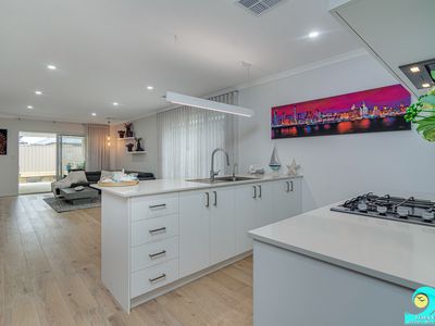 5 Chrysler Approach, Yanchep