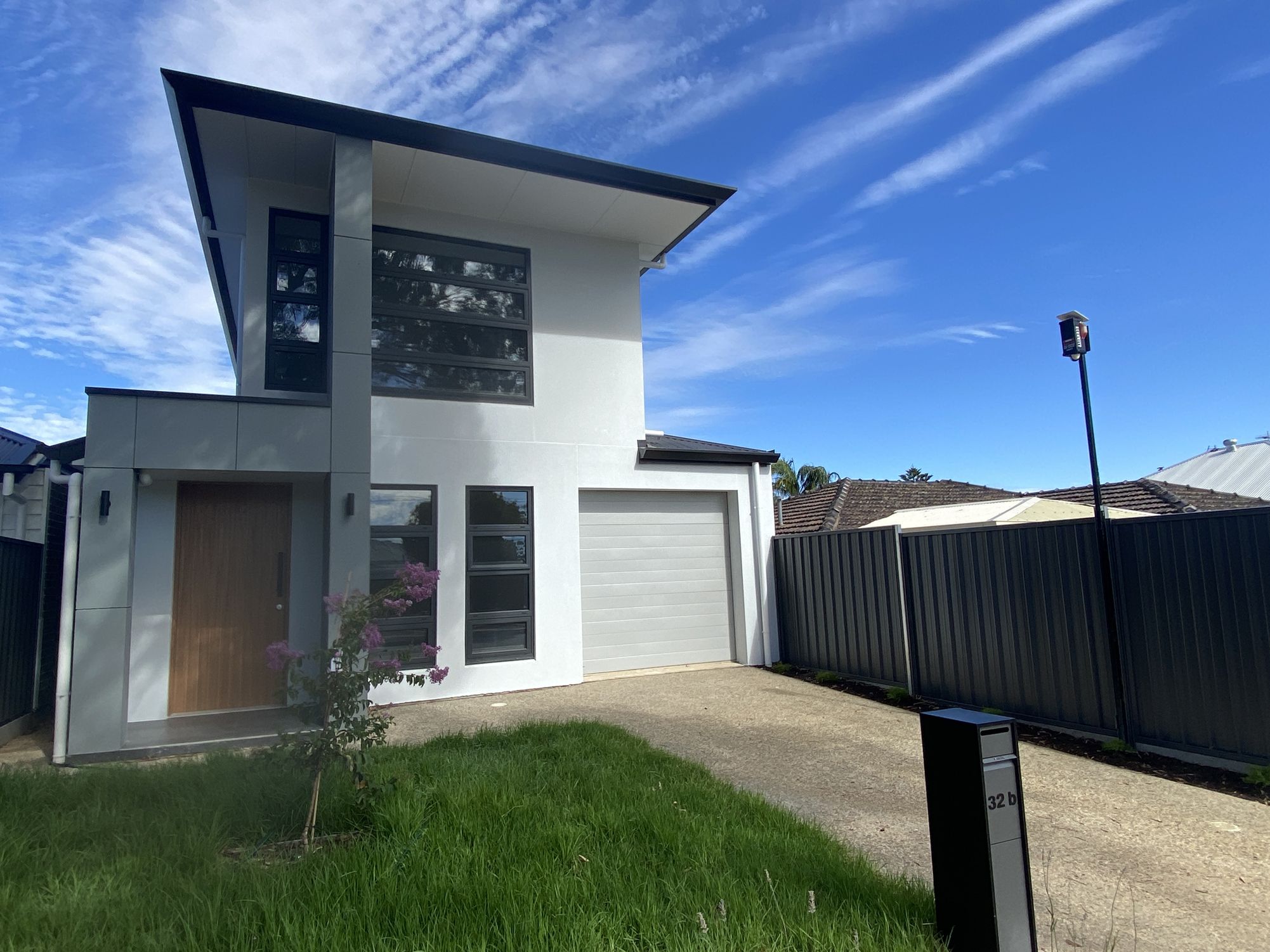 32B Avenue Road, Paradise