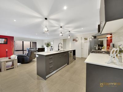 174 Eureka Drive, Manor Lakes