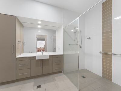 46 / 70 Little River Road, Braidwood