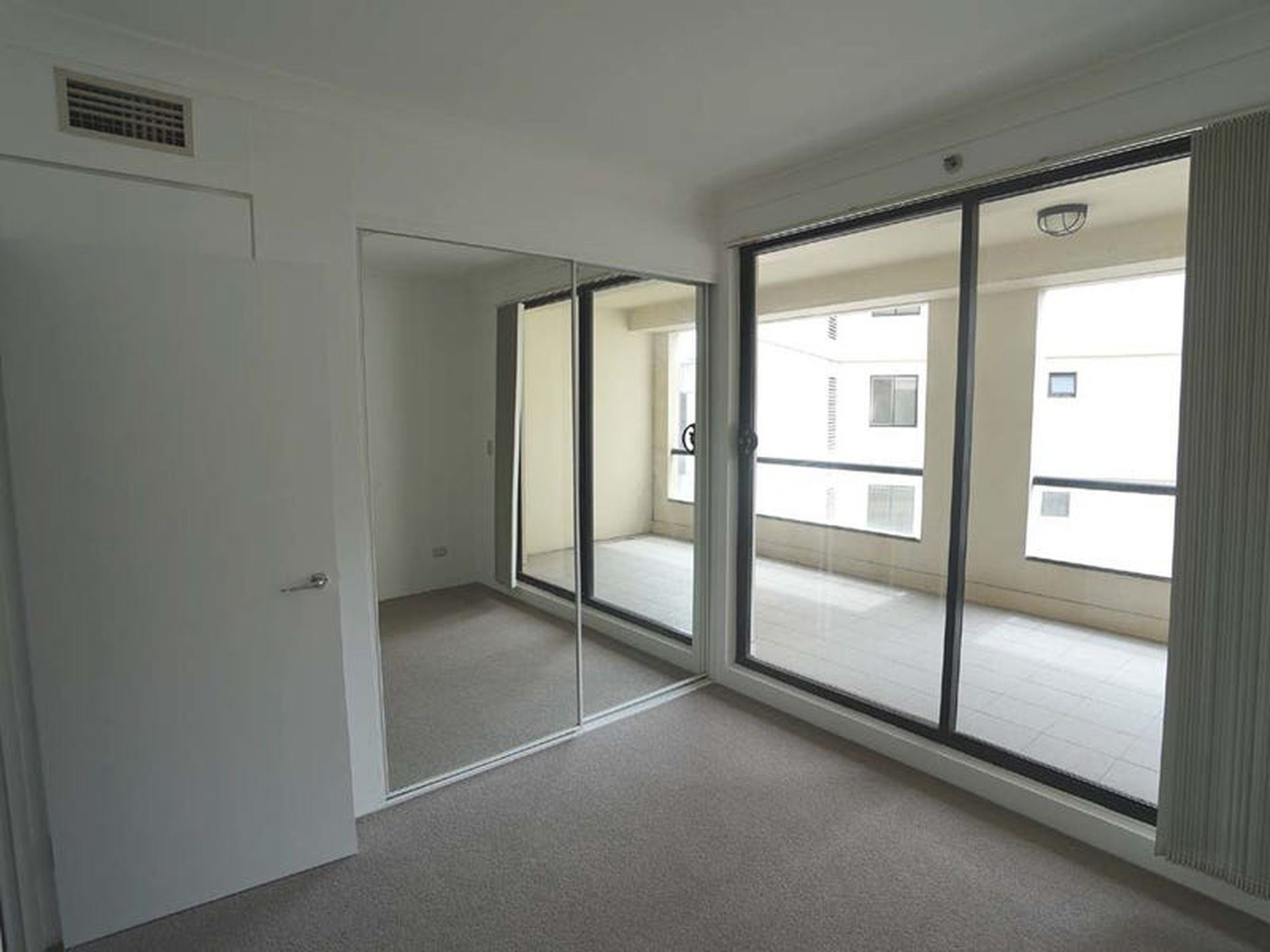 913 / 242 Elizabeth Street, Surry Hills