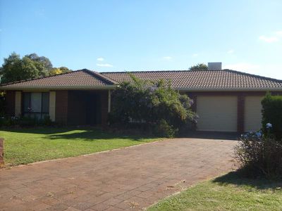 4 Hamilton Close, Dubbo