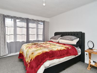 1 / 38 Fenchurch Street, Redwood