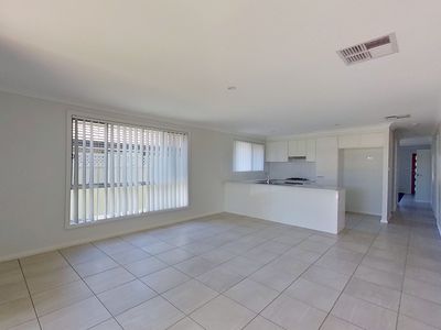 67B Champagne Drive, Dubbo