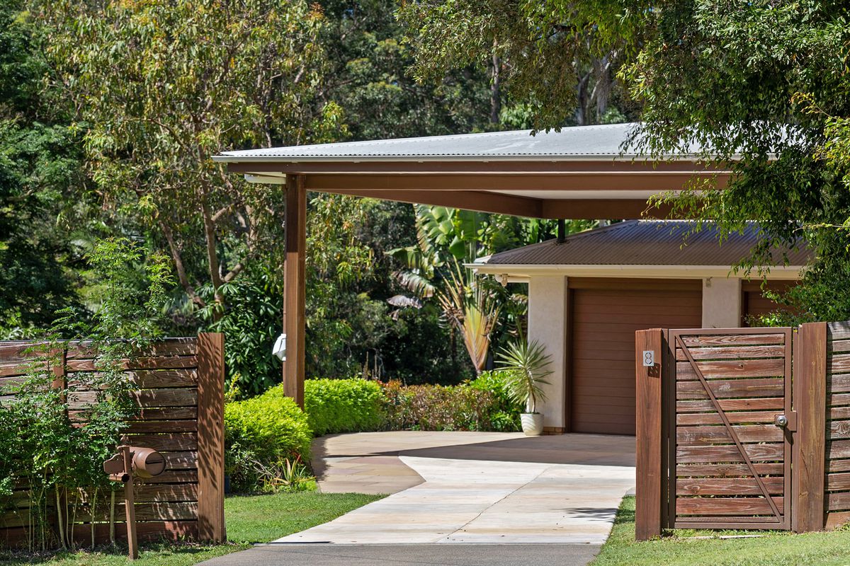 8 Livistona Drive, Doonan
