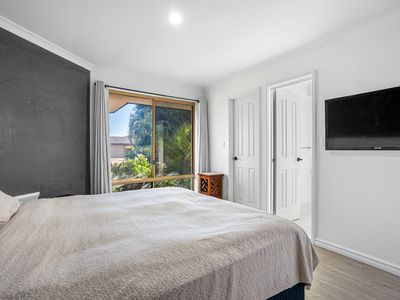 24 MANLY CRESCENT, Warnbro