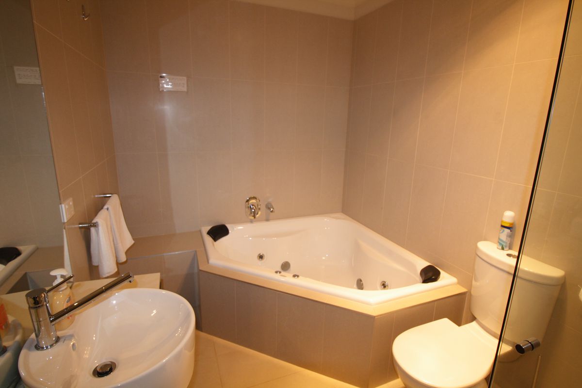 1 / 6 Man Court, Sawmill Settlement