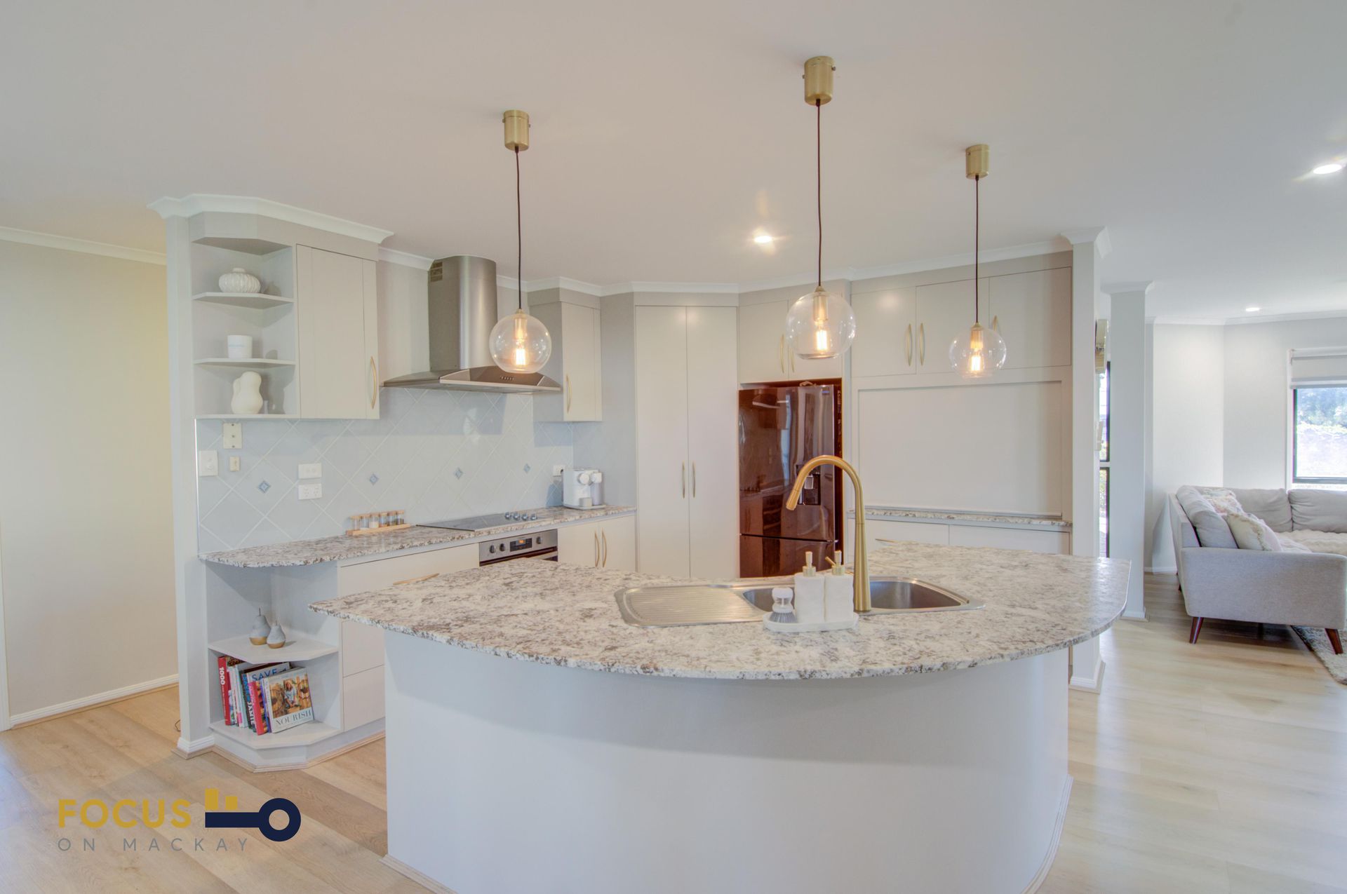 1 Kensington Court, Glenella