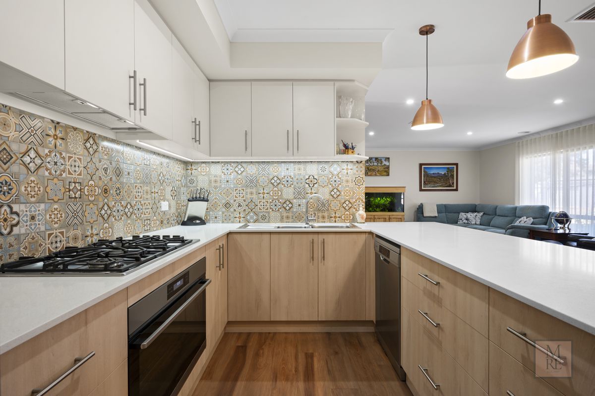 24 Lomandra Way, Mansfield