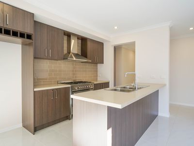 246 Maracana Avenue, Manor Lakes
