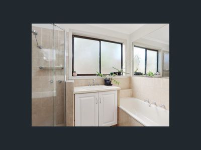 39 Lawton Avenue, Geelong West