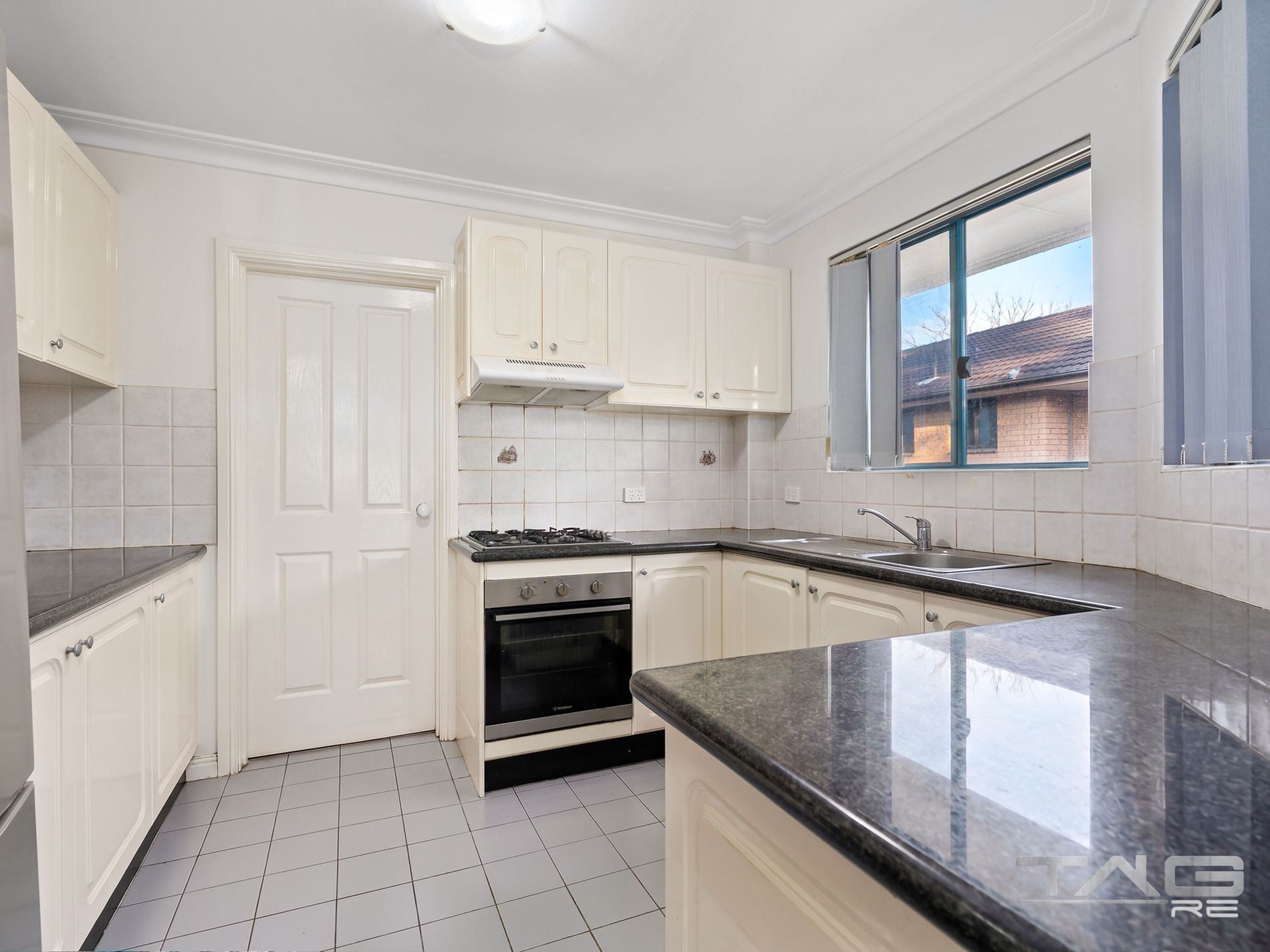 6 / 13 Caroline Street, Westmead
