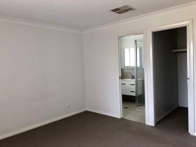 6 Magnolia Boulevard, Dubbo