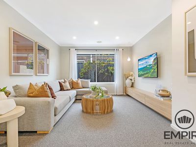 49 Centenary Boulevard, Officer South