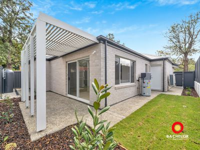 5 Dundee Street, Evanston