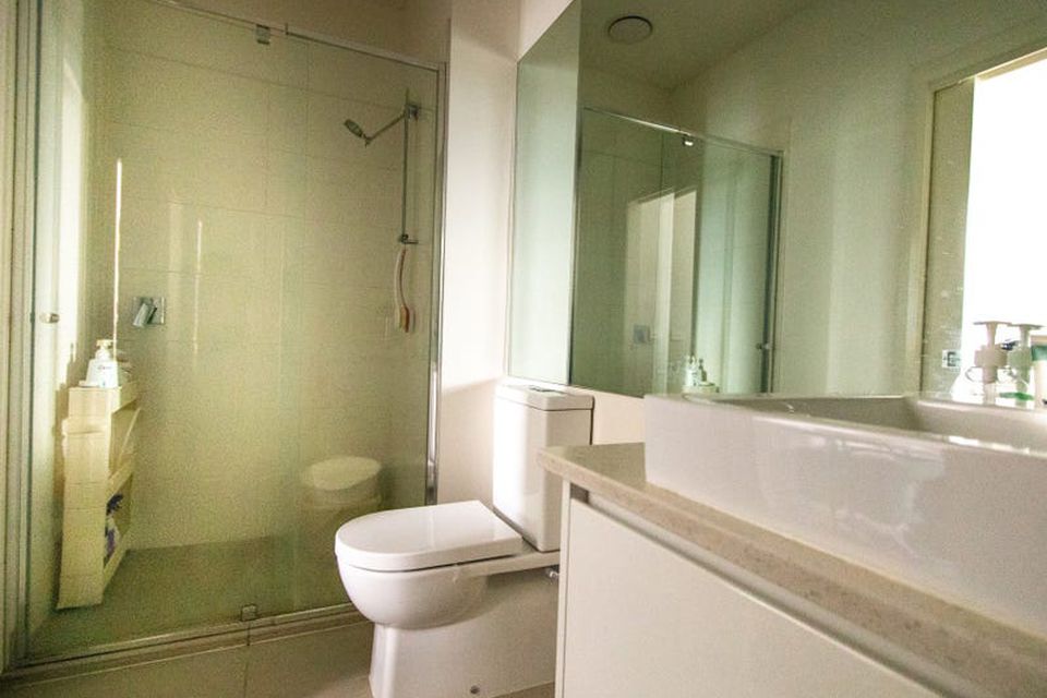 9 / 2 Middleborough Road, Burwood East