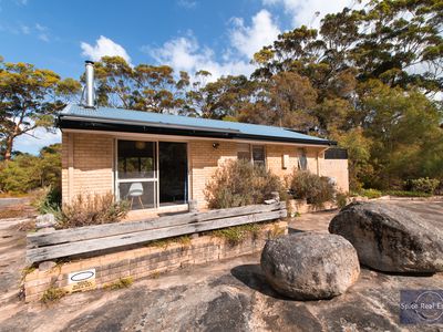 2 / 1 Maraveen Place, Ocean Beach