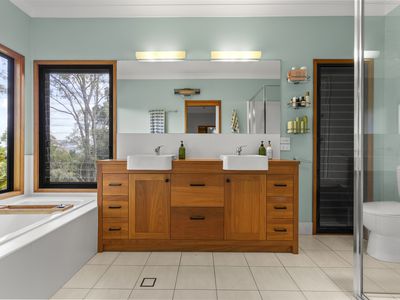 21 Woodglen Court, Samford Valley