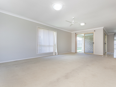 1/3 Lady Bowen Parade, Rothwell