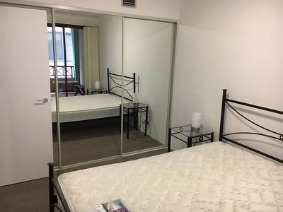 802 / 1 Hosking Place, Sydney