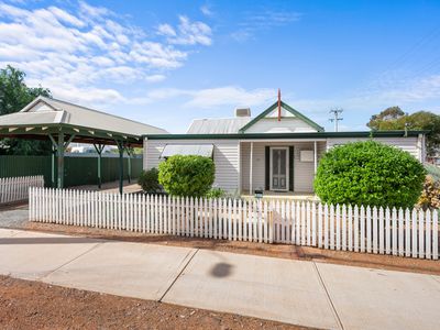 127 Campbell Street, Lamington