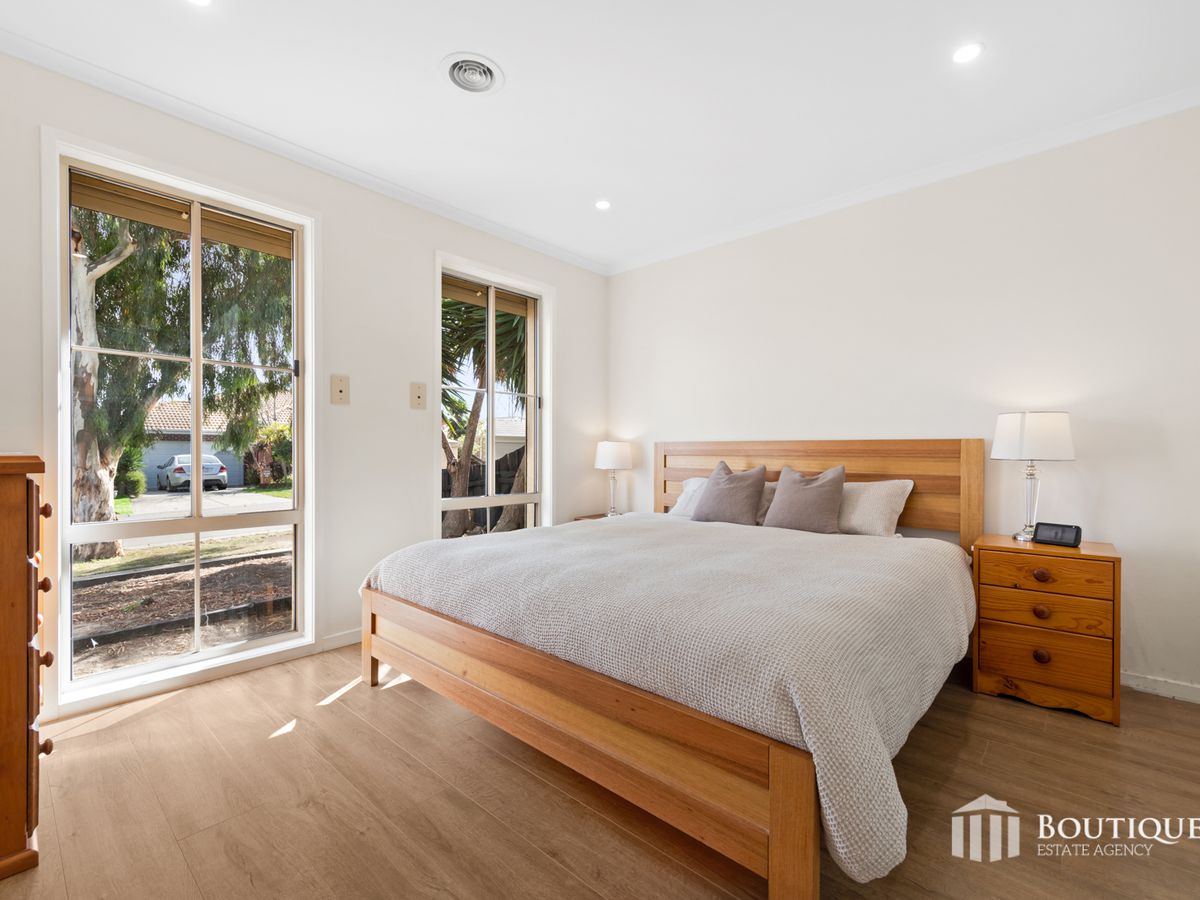 63 Langbourne Drive, Narre Warren South