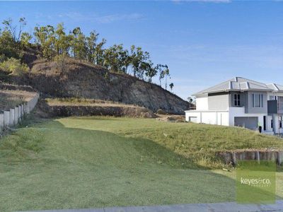 19 Adrian Rise, Mount Louisa