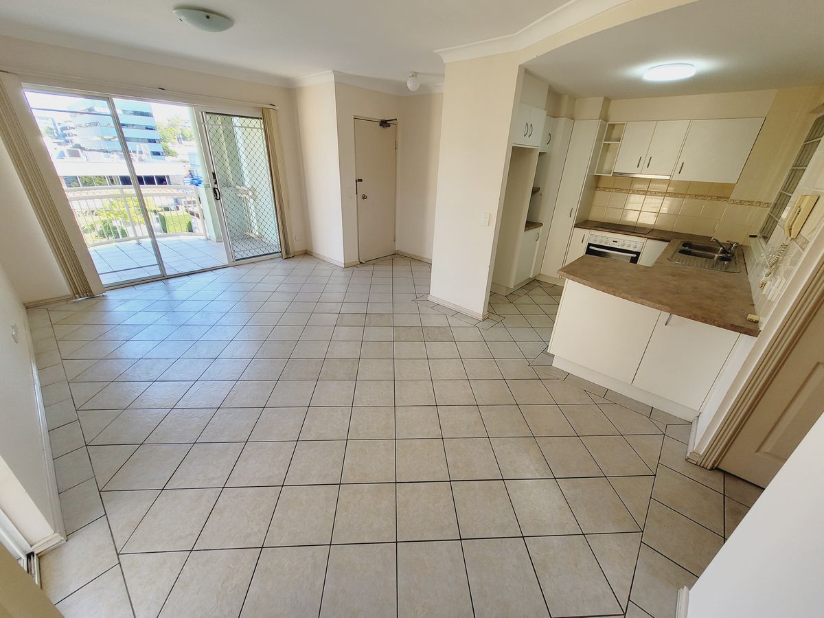 6 / 16 Lissner Street, Toowong
