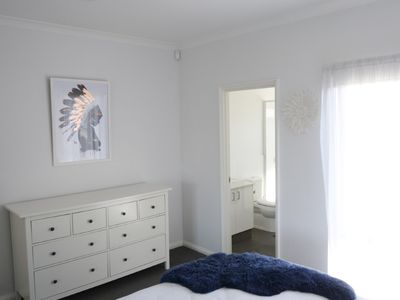 8/3 Leeder Street, Glendalough