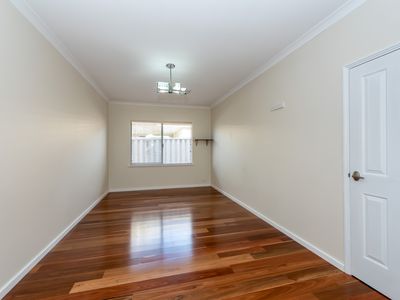 54B Chelsea Court, Dianella